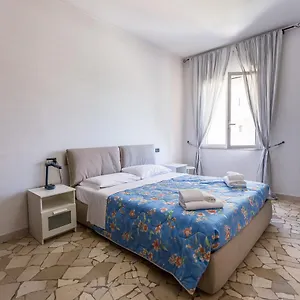 https://linate-airport-apartment.italymilanhotels.net